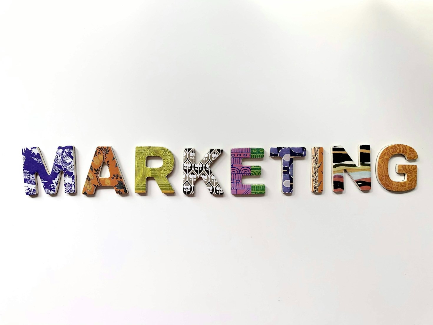 A Comprehensive Guide to Choosing the Right Marketing Approach